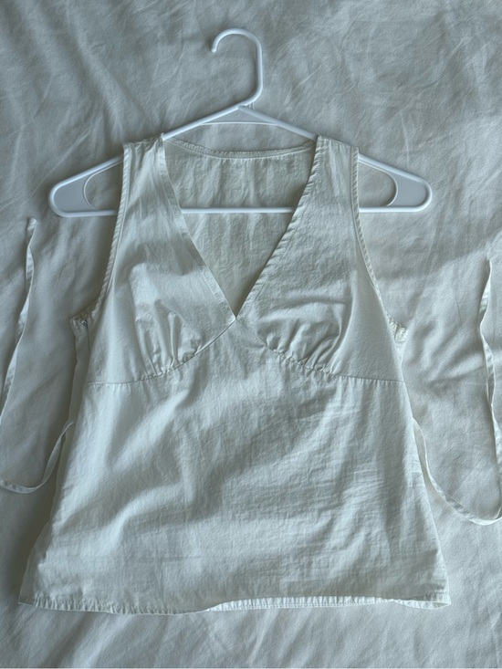 Tops - Tie-Back Sleeveless Shirt
